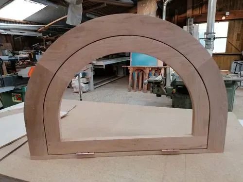 menuiserie bois - fenetre demi-cercle (1)